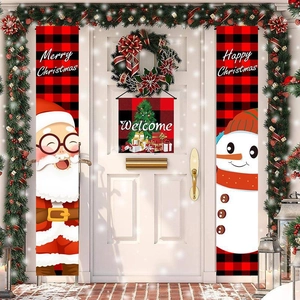 Vista macro degli striscioni di Natale a scacchi rossi con Babbo Natale e pupazzo di neve