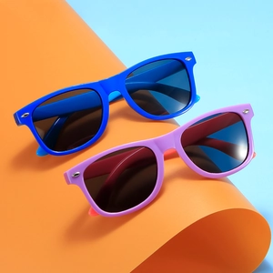 Lunettes de soleil enfant bicolores bleu et violet avec protection UV pour l'été