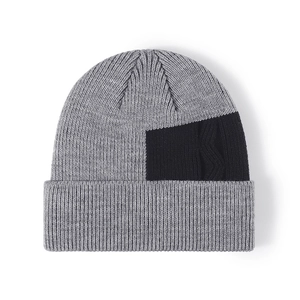 Bonnet d'hiver en maille torsadée avec doublure polaire en gris et noir mixte