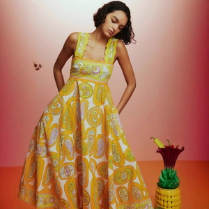 Robe longue d'été pour femmes à imprimé cachemire avec bretelles festonnées et style vacances