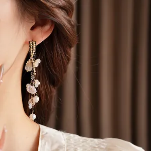 Elegant floral tassel earrings with pearls and crystals in vintage french style