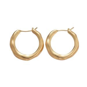Minimalist 18K gold plated geometric round pleated hoop earrings with metallic finish
