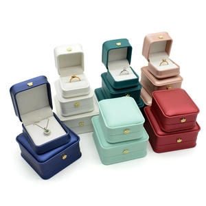 Boîtes à bijoux en cuir PU avec couronne pour bagues et colliers en couleurs variées
