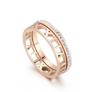 Bague 2-en-1 en or rose avec chiffres romains et pavage de diamants blancs pour femme