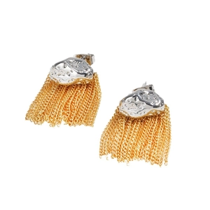 Élégantes boucles d'oreilles à pompon bicolore avec texture argentée et chaînes dorées