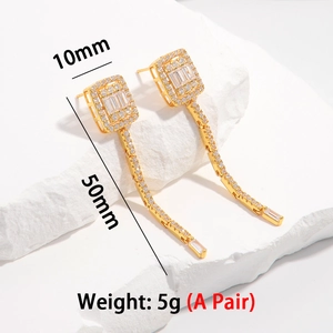 Elegante goldene S925 Silber Tropfenohrringe mit Zirkonia-Quadrat und Kronendetail