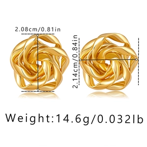Detailed view of gold flower stud earrings showing physical dimensions 2.14cm and 14.6g weight