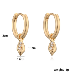 Detailed dimensions of 18K gold plated shell earrings with zircon accents and weight