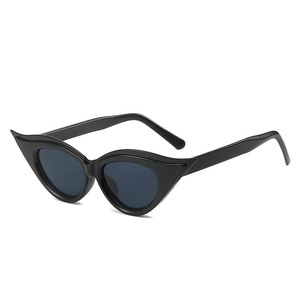 Lunettes de soleil œil de chat noires avec monture audacieuse en forme de flamme