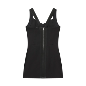 Vestido ajustado negro de mujer con cuello en V, tirantes cruzados y cremallera de metal