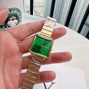 Retro square quartz watch with emerald green dial and gold-tone metal link strap
