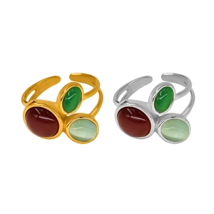 Bague ajustable en acier doré 18K avec trois pierres naturelles ovales multicolores