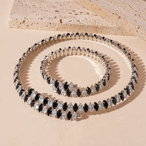 Parure luxe avec collier et bracelet en argent sertis de zircons noirs et blancs