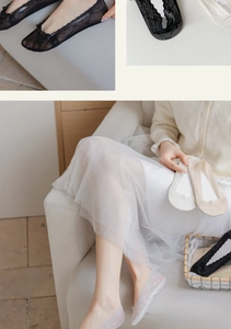 Lace invisible boat socks for women in black white and skin tones with low cut design
