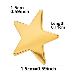 Detailed dimensions of gold star earring in stainless steel measuring 1.5cm by 1.5cm