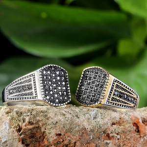 Herren Vintage Drachenkralle Ring aus Titanstahl mit schwarzen Diamanten auf Stein