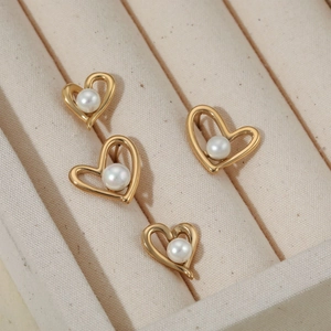 Irregular Heart Shaped Earrings 304 Stainless Steel Artificial Pearl Inlaid PVD Gold Plated Delicate Ins Style For Women