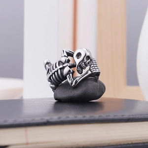 Vintage gothic skull skeleton ring in stainless steel with punk dark style silver finish
