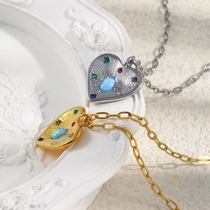 Collier cœur rétro en or 18 carats et argent avec opale et zircons colorés