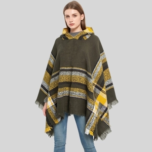 Plaid hooded poncho cape for women in dark green with yellow checks and tassel trim