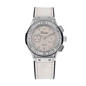 Montre à quartz élégante Dinimi pour femme avec lunette en cristal et bracelet blanc