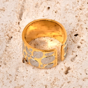 Adjustable two-tone pebble texture wide band ring in 18k gold plated titanium steel