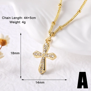 Macro shot of 18k gold cross necklace with 18x14mm pendant and 44+5cm chain details