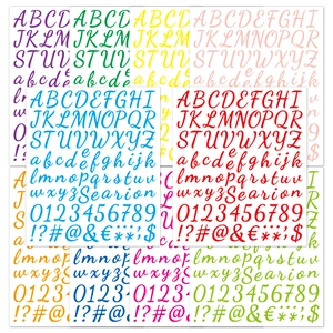 Detail von 10-farbigen wasserfesten Vinyl-Buchstaben und Zahlenaufklebern für DIY-Projekte