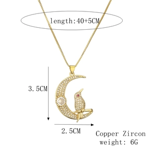 Guida alle dimensioni della collana con ciondolo a mezzaluna e uccello in rame e zircone