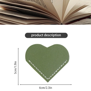 Detailed dimensions of a green heart-shaped leather bookmark showing height and width