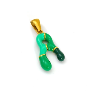 Luxurious green enamel letter pendant in gold-plated stainless steel for DIY necklaces
