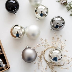 6cm Christmas glass balls in matte and glossy black, silver, white and champagne finishes