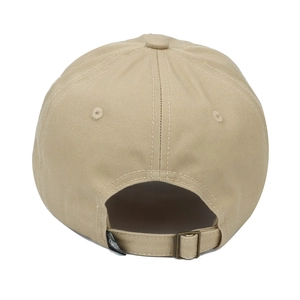 Vue arrière casquette baseball beige avec sangle réglable pour grandes tailles