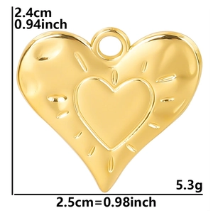 Golden heart pendant detailed dimensions showing 2.4cm height and 2.5cm width with 5.3g weight
