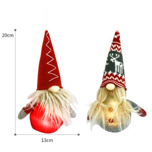 Set di gnomi natalizi a LED con cappelli a maglia rossi e luce calda altezza 20cm