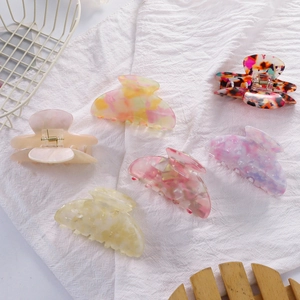 Colorful resin shark hair claws with mosaic patterns for women's daily hair styling