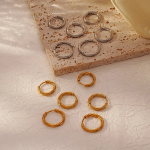 Boucles D'oreilles Créoles Torsadées Pour Femmes En Acier Inoxydable Plaqué Or Rondes Géométriques Bijoux De Mode