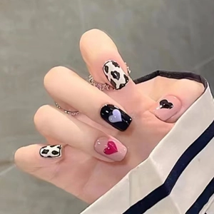 Fashion Sweet Cool Heart Cow Print Press On Nails Reusable Short Square Round Fake Nails With Glue For Women Manicure Art