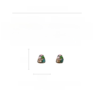 Detailed size specifications for triangular crystal earrings with dimensions and weight info