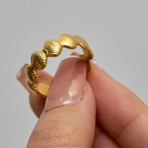 Minimalist 18k gold plated stainless steel wheat pattern shell ring for women