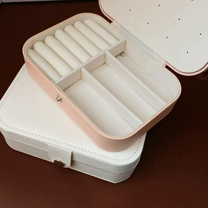 Pink and white PU leather jewelry box for rings and necklaces with snap closure