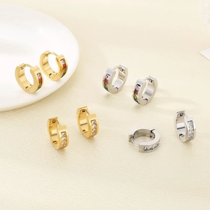 Boucles d'oreilles créoles en acier inoxydable avec zircons rectangulaires colorés