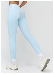 Vue arrière du legging de yoga bleu clair à taille haute avec poche latérale