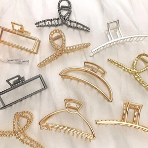 Alloy Metal Hair Claw Clip Large Shark Clip Geometric Twist Elegant Strong Hold Hair Styling Accessories For Women