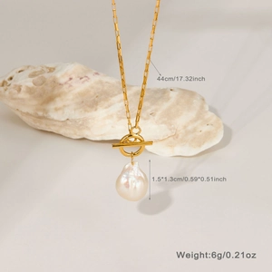 Detailed view of baroque pearl necklace with 44cm chain length and pendant dimensions