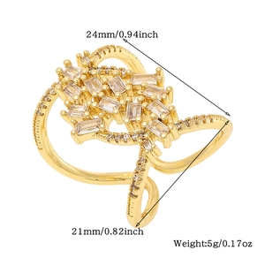 Detailed size chart showing dimensions of the gold vintage ring with baguette zircons