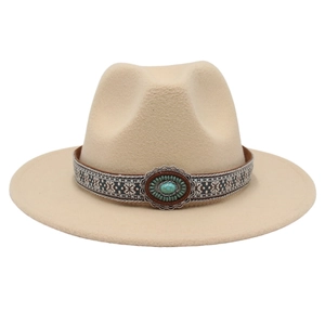 Chapeau Fedora beige à large bord avec bande ethnique tissée et boucle de turquoise