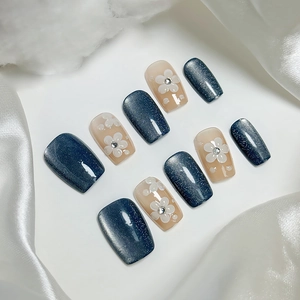Faux Ongles ABS Faits Main Avec Effet Yeux De Chat Et Décor De Fleurs En Relief 3D Strass Élégants Ongles Courts