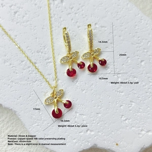 Detailansicht der Kirsch-Schmuckset Maße mit Gewicht und Infos zur 18k Goldbeschichtung