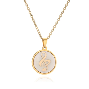 Collier clé de sol doré avec pendentif en nacre blanche sur une fine chaîne élégante